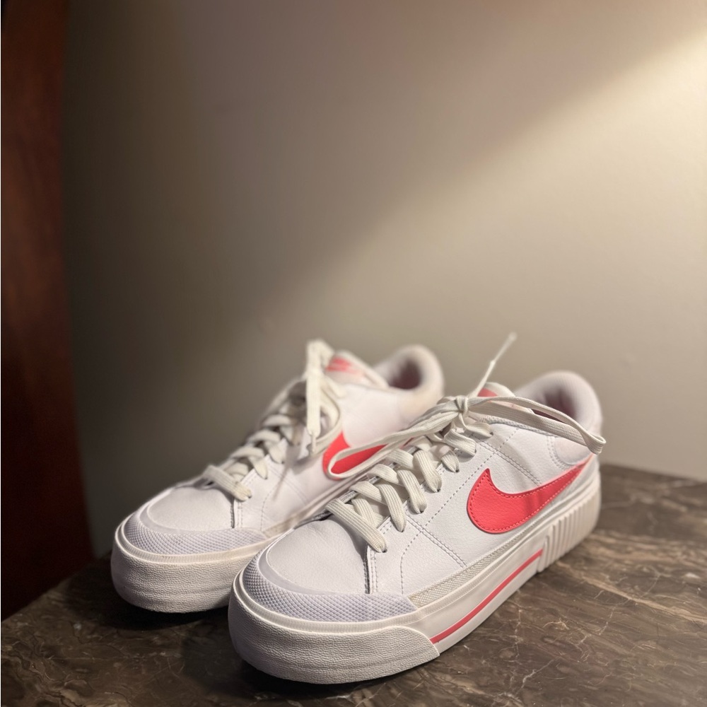 Nike Women's Sneakers White and Pink